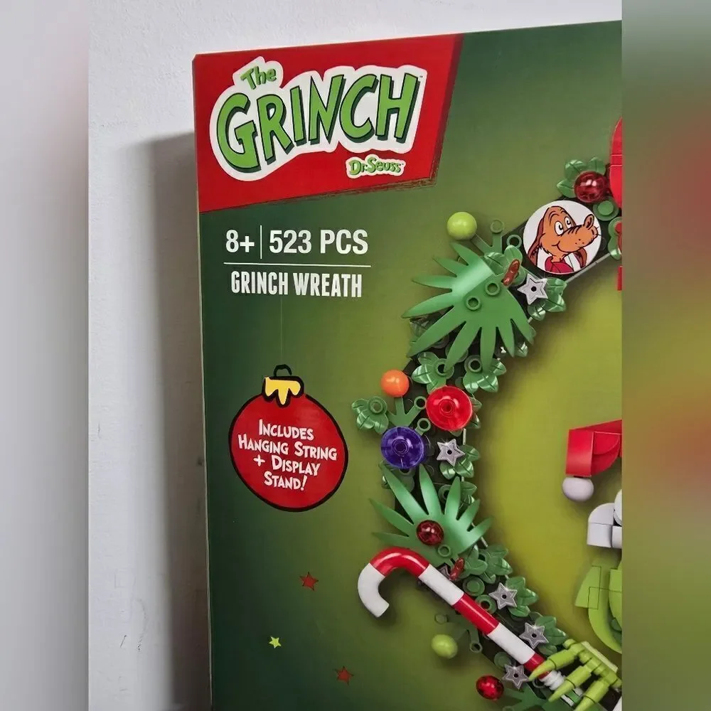 Grinch Brick Building Set - Festive Wreath
